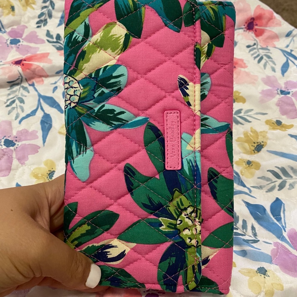 2 Vera Bradley beach bags and a matching wallet - Picture 3 of 6